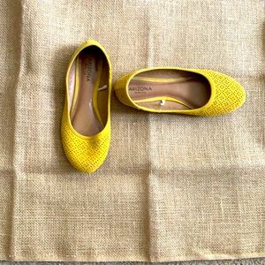 Mustard Arizona flat shoes